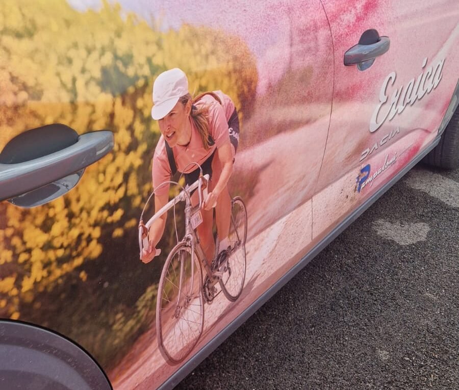 Elena su auto Eroica